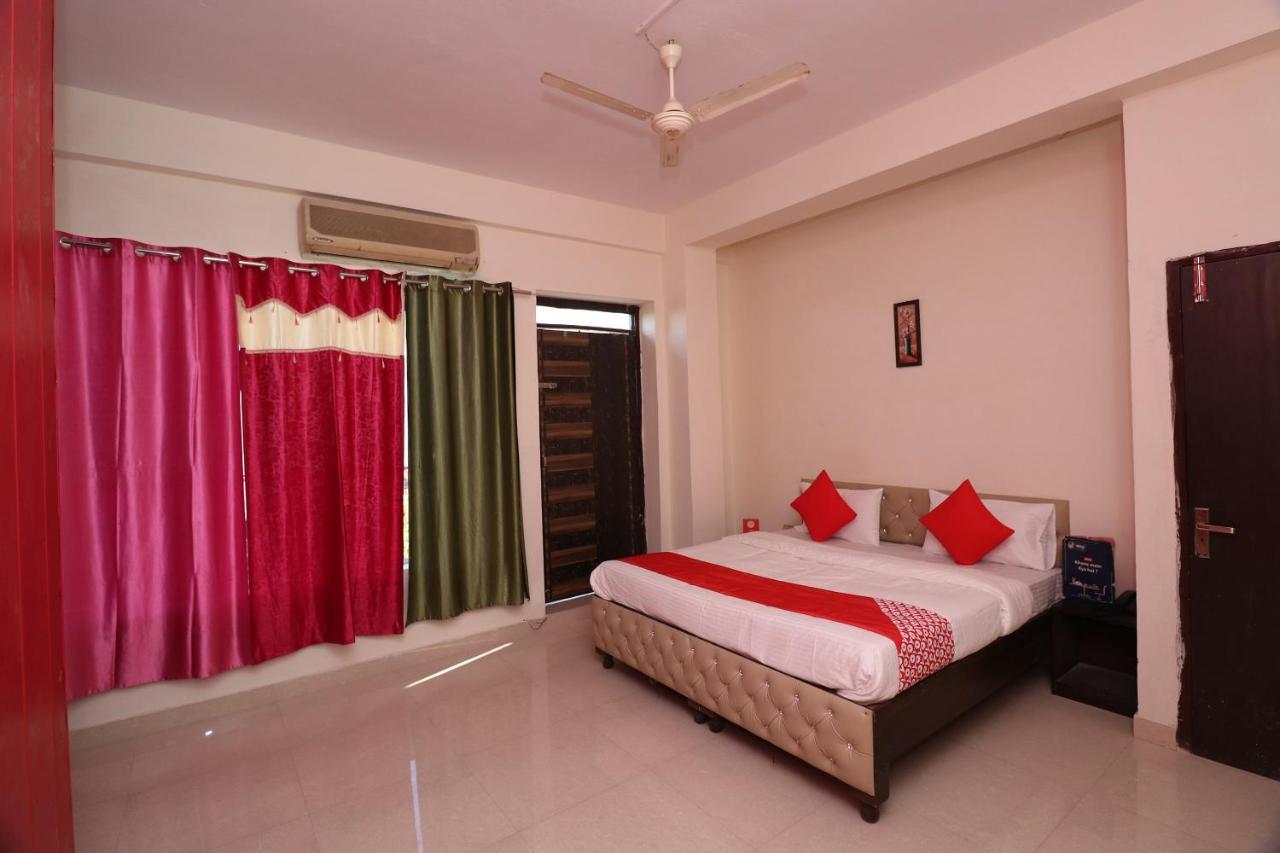 Oyo 26652 Roop River Resort Naupala Buitenkant foto